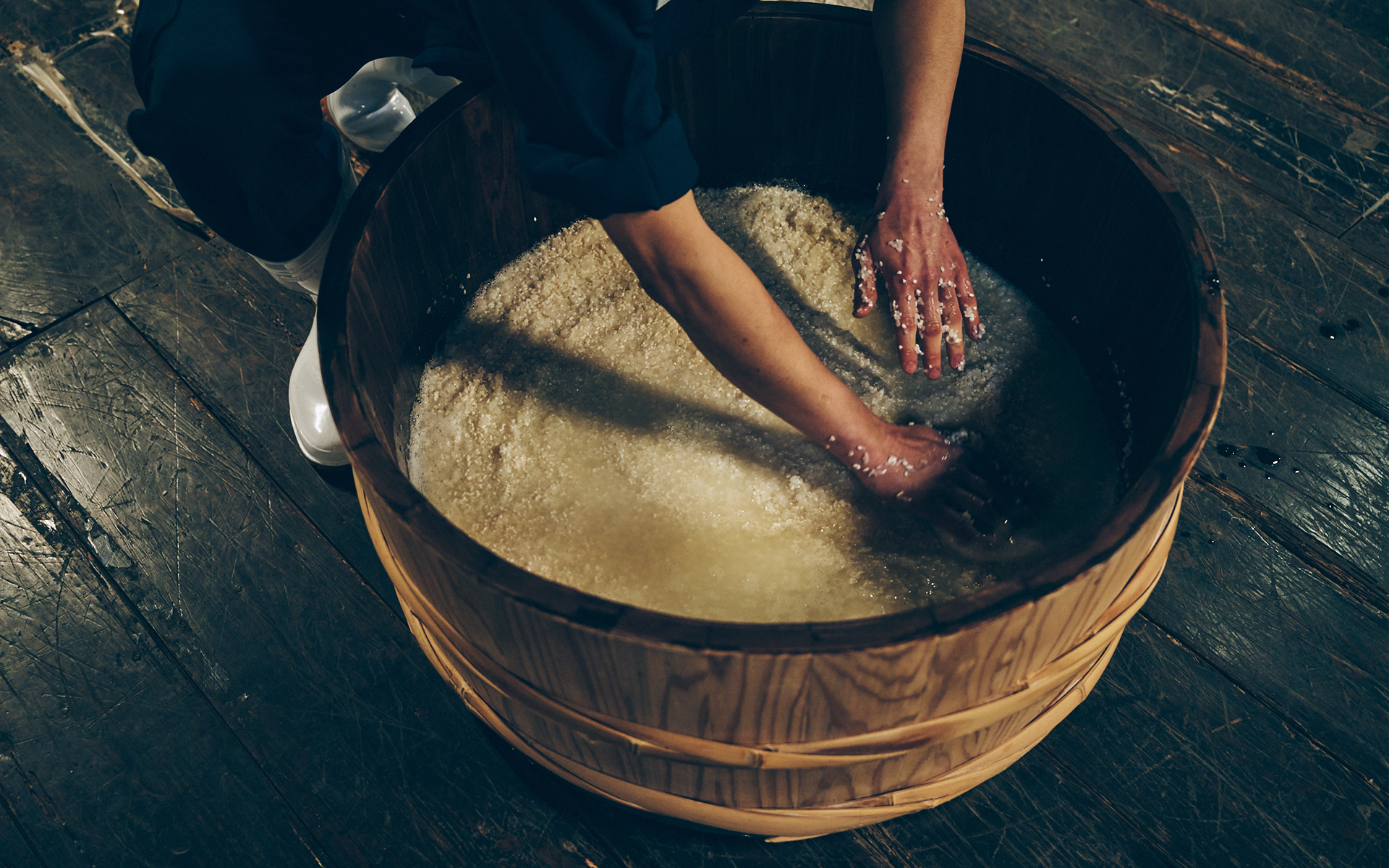 Rượu sake Hakutsuru Jozen (Jozen Karakuchi) 1,8l