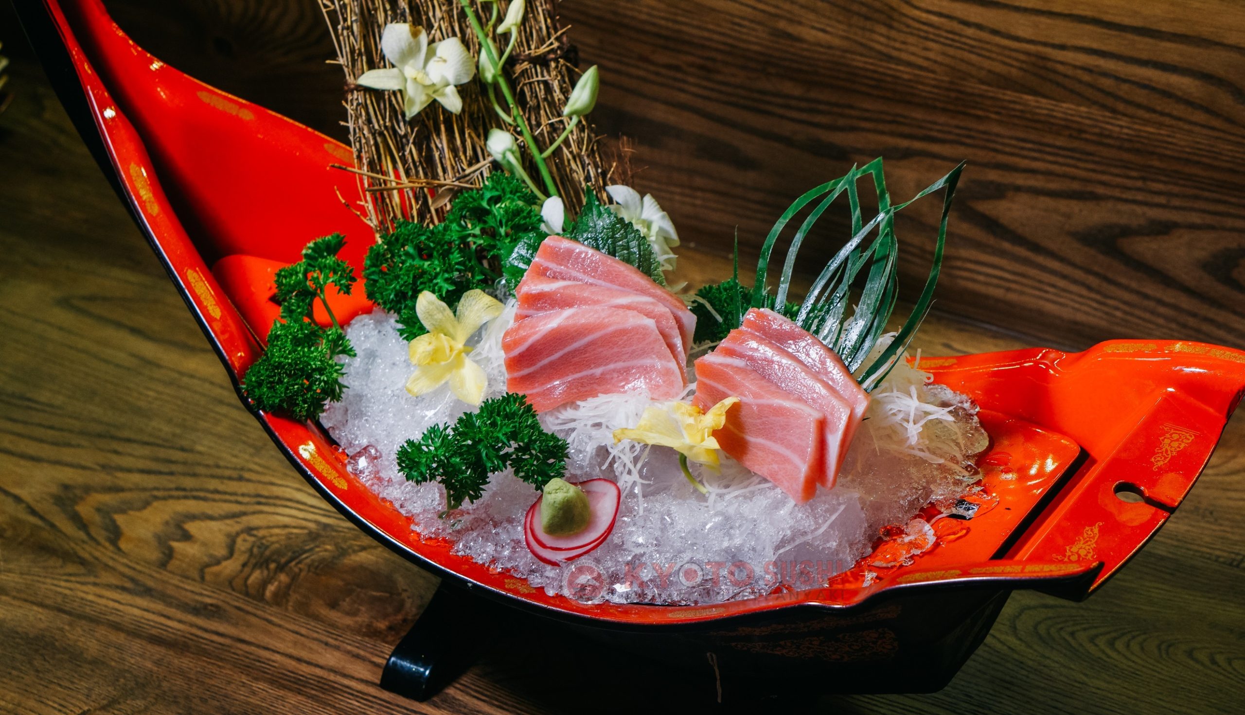 Sashimi cá ngừ béo ngậy