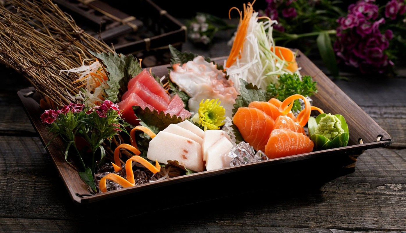 Điểm Danh Top 3 Nhà Hàng Nhật Cực Ngon Tại Sài Gòn - Món ngon ở Lá Phong Sushi House