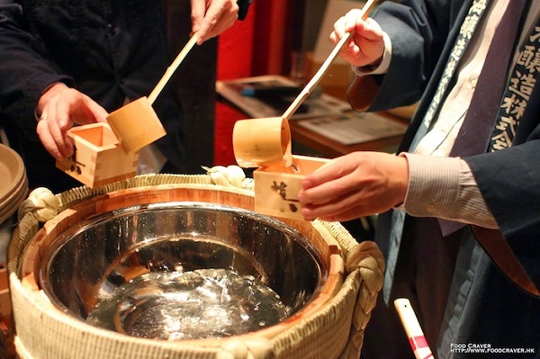 Rượu Sake Kagatobi Junmai Cho Karakuchi 300ml