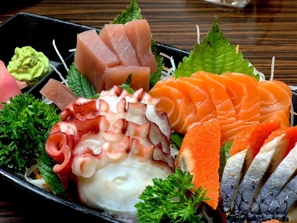 https://ruounhat.vn/wp-content/uploads/2023/07/Sashimi.jpeg