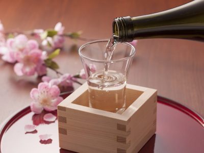 Lợi ích làm đẹp từ rượu Sake